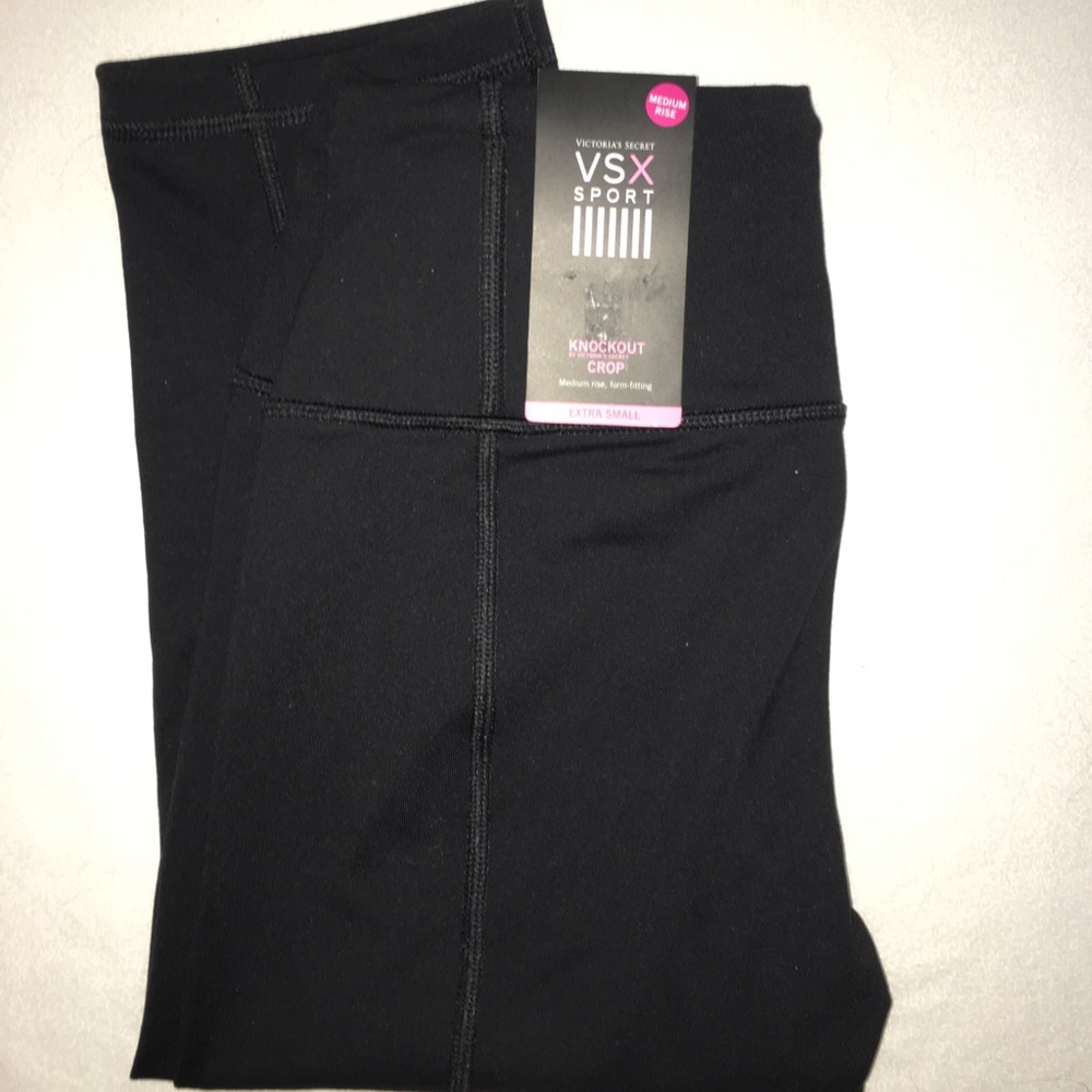 NEW Victoria’s Secret VSX Knockout Crop Leggings